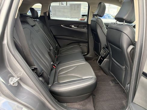 Certified 2021 Lincoln Nautilus Reserve w/ Cargo Utility Package image 17