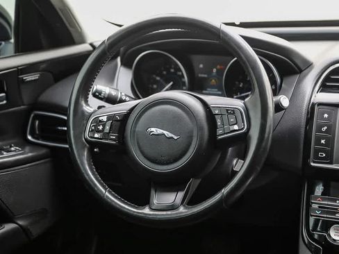 Used 2018 Jaguar XE Premium AWD/4WD image 12