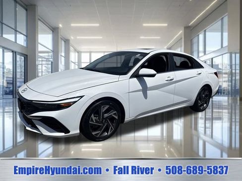 Used 2024 Hyundai Elantra SEL w/ Convenience Package FWD image 1