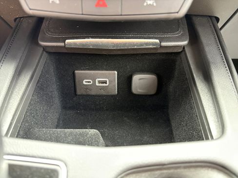 Used 2024 Cadillac XT4 Luxury w/ LPO, Floor Liner Package FWD image 18