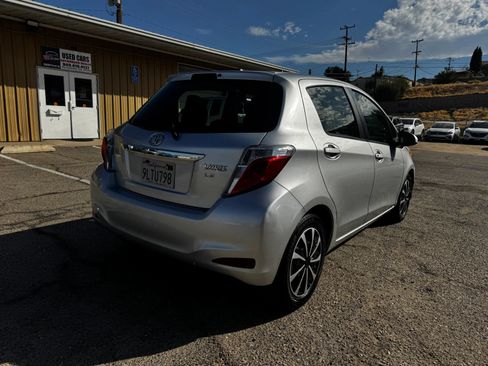 Used 2012 Toyota Yaris LE FWD image 4
