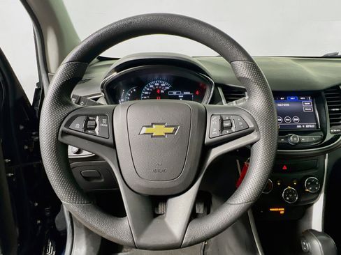 Used 2022 Chevrolet Trax LS w/ Tint and Cruise Package FWD image 17
