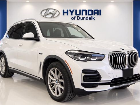 Used 2023 BMW X5 xDrive45e w/ Luxury Seating Package AWD/4WD image 3