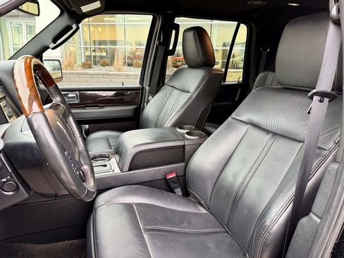 Used 2017 Lincoln Navigator L Reserve image 9