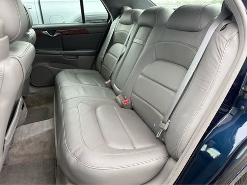 Used 2004 Cadillac De Ville w/ Equipment Group image 6