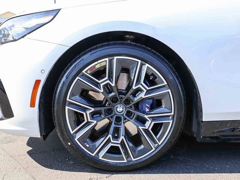 Used 2025 BMW i5 eDrive40i w/ M Sport Package image 12