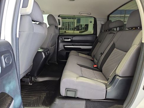 Used 2017 Toyota Tundra SR5 w/ SR5 Upgrade Package image 9
