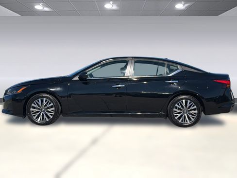 Used 2025 Nissan Altima 2.5 SV image 6