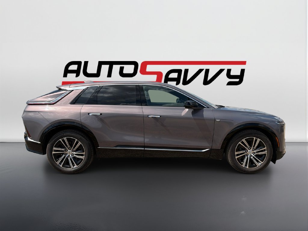 Used 2025 Cadillac Lyriq Luxury w/ LPO, Floor Liner Package AWD/4WD image 4