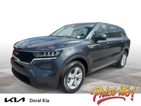 Certified 2023 Kia Sorento LX FWD image 1
