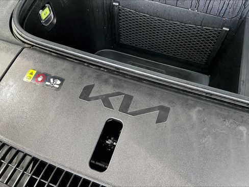 Used 2024 Kia EV9 Light Long Range RWD image 32