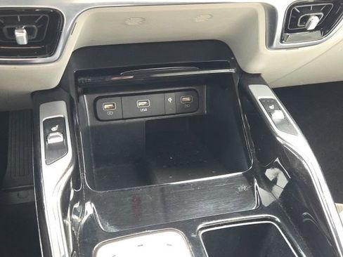 Used 2022 Kia Sorento SX image 16