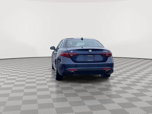Used 2019 Alfa Romeo Giulia AWD image 7