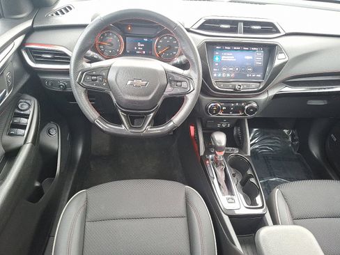 Used 2022 Chevrolet TrailBlazer RS w/ Sun and Liftgate Package image 12