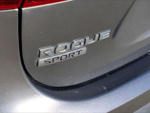 Used 2021 Nissan Rogue Sport SL image 9