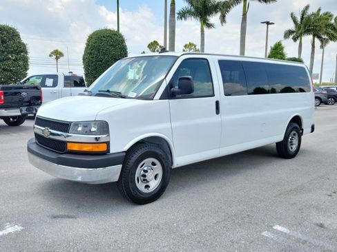 Used 2016 Chevrolet Express 3500 LT w/ LT Preferred Equipment Group RWD image 4