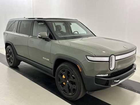 Used 2022 Rivian R1S Launch Edition Quad AWD/4WD image 7