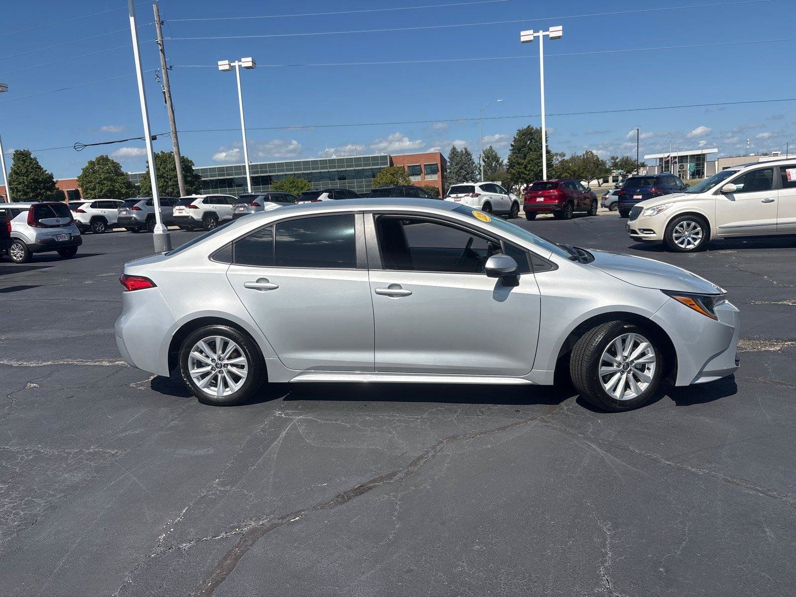 Used 2026 Toyota Corolla LE w/ LE Premium Package FWD image 11