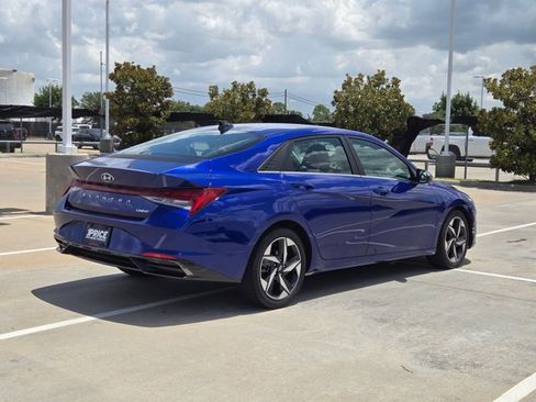 Used 2021 Hyundai Elantra Limited FWD image 5