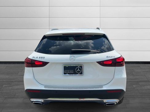 Used 2026 Mercedes-Benz GLA 250 4MATIC image 4
