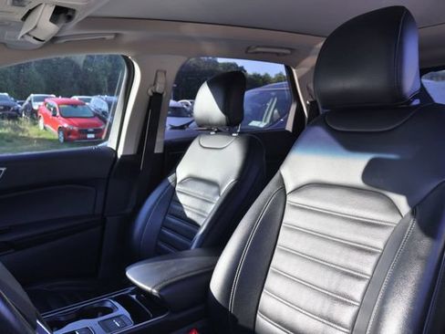 Used 2019 Ford Edge SEL w/ Equipment Group 201A AWD/4WD image 7