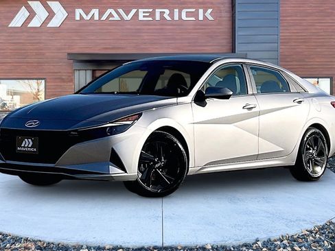 Used 2021 Hyundai Elantra SEL w/ Cargo Package image 3