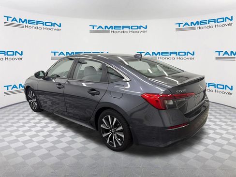 Used 2022 Honda Civic EX image 3