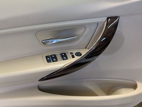 Used 2016 BMW 320i Sedan image 14