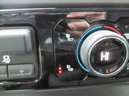 Used 2023 Chevrolet Silverado 1500 RST w/ Z71 Off-Road Package image 22