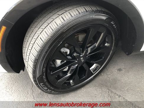Used 2021 Kia Sorento SX FWD image 27