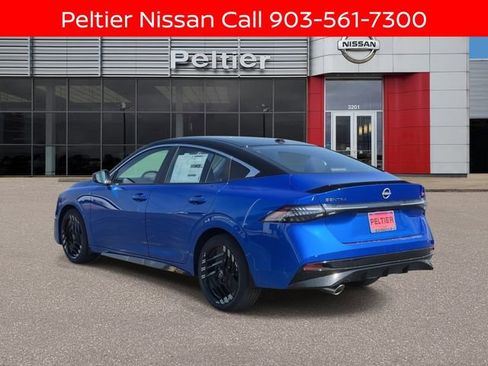 New 2026 Nissan Sentra SR w/ Floor Mat Package FWD image 3