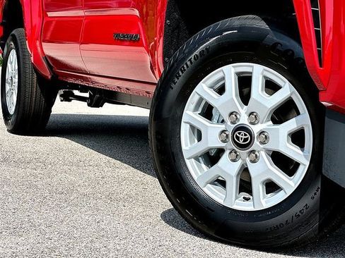 Used 2026 Toyota Tacoma SR5 AWD/4WD image 2