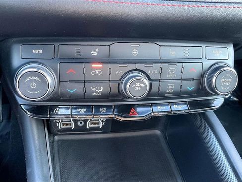 Used 2025 Dodge Durango GT image 31