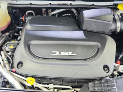 Used 2019 Chrysler Pacifica Limited FWD image 39