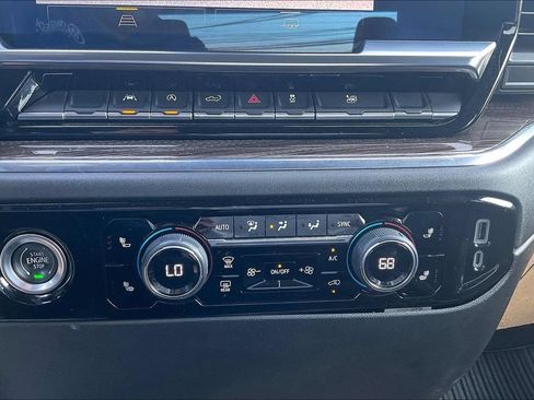 Used 2023 Chevrolet Silverado 1500 LT AWD/4WD image 16