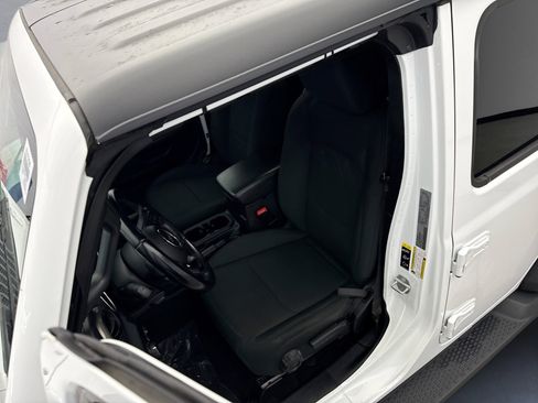 Used 2021 Jeep Wrangler Unlimited Sport AWD/4WD image 11