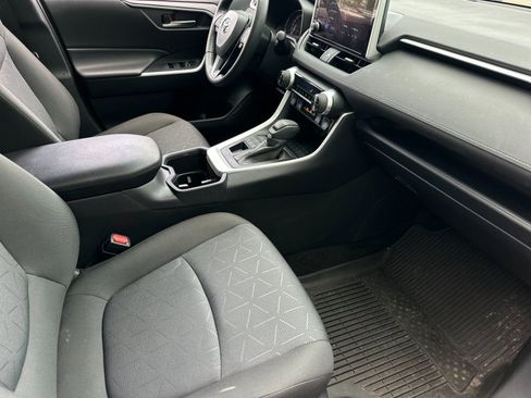 Used 2024 Toyota RAV4 XLE AWD/4WD image 14