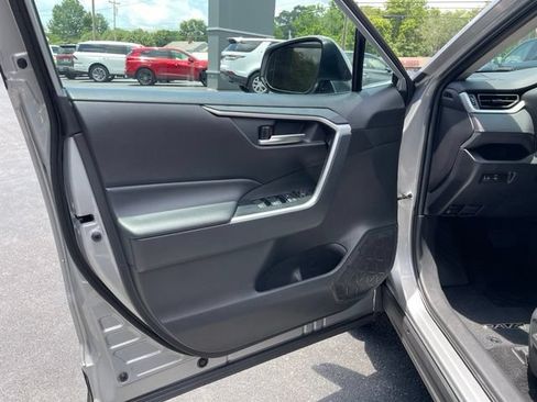 Used 2024 Toyota RAV4 XLE AWD/4WD image 5