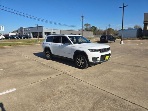 Used 2025 Jeep Grand Cherokee L Limited w/ Luxury Tech Group II image 7