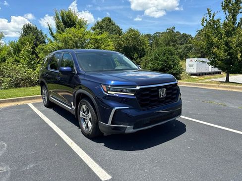 Used 2023 Honda Pilot EX-L image 3