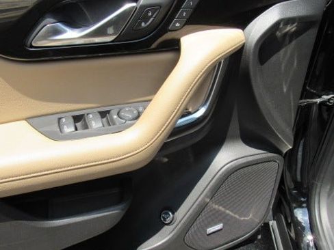 Used 2019 Chevrolet Blazer Premier w/ Driver Confidence II Package image 16