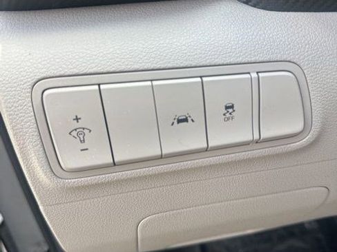 Used 2019 Hyundai Tucson SE image 11