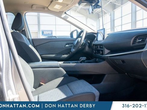 Used 2023 Nissan Rogue SV image 23