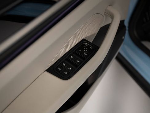 New 2025 Porsche Macan 4 Electric image 14