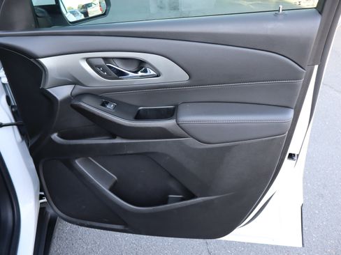 Used 2023 Chevrolet Traverse LT FWD image 37