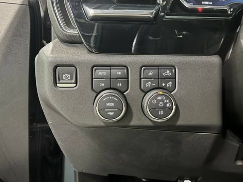 Used 2025 Chevrolet Silverado 1500 LT Trail Boss w/ Convenience Package II AWD/4WD image 25