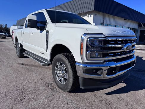 Used 2023 Ford F250 Lariat w/ FX4 Off-Road Package image 2