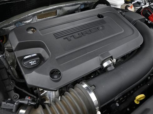 Used 2022 Buick Envision Essence w/ Sport Touring Package AWD/4WD image 29