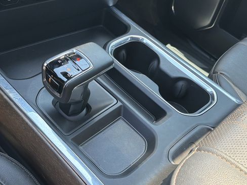 Used 2023 Chevrolet Silverado 1500 High Country AWD/4WD image 26