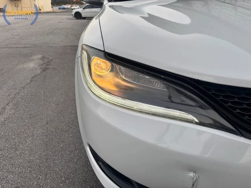 Used 2015 Chrysler 200 S image 15